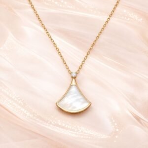 bvlgari-divas-dream-diamond-necklace-18k-gold