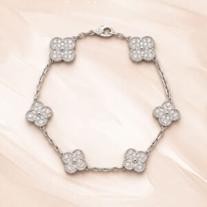 van-cleef-arpels-sweet-alhambra-6-motif-diamond-bracelet