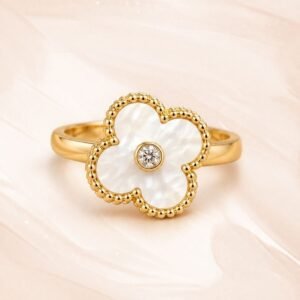 van-cleef-arpels-white-mop-medium-ring-diamond