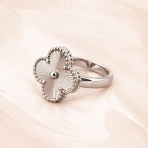 van-cleef-arpels-vintage-alhambra-ring-full-white-gold